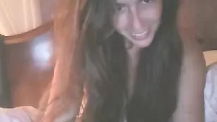 Аппетитная стерва Lustful_want раздевается на камеру