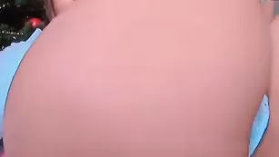 Озорная соска Xxhotcum соблазняет большой жопой