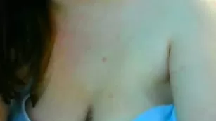 Строптивая толстушка Busty_girl21 показывает попку
