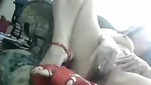 Взрослая шкура Bluefire4u2c мастурбирует пальцами