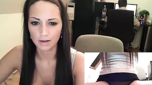 Жаркая цыпочка Sexyofficegirl позирует в нижнем белье