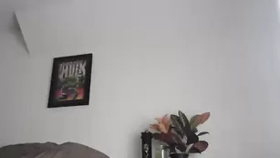 Озорная куртизанка Busty_ir_housewife скачет на секс игрушке