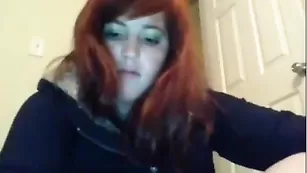 Жаркая курва Hotsoxgirl93'занимается анальной дрочкой