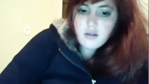 Жаркая курва Hotsoxgirl93'занимается анальной дрочкой