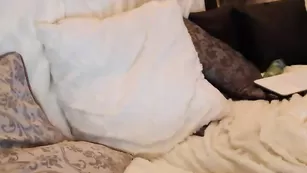 Шальная пассия Allyson_taylor тискает пилотку пальчиками