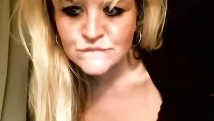 Порочная МИЛФ Enigmaseeker общается во фри чате