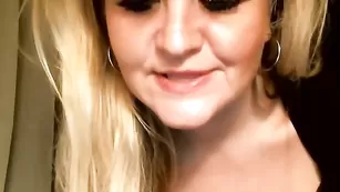 Порочная МИЛФ Enigmaseeker общается во фри чате