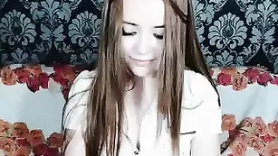 Очаровательная малышка Tayacruz танцует в униформе