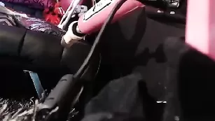 Шальная пассия Dayaanna смачно дрочит пизду