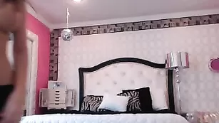 Черноволосая пантера RussianXXtasy трахает попец