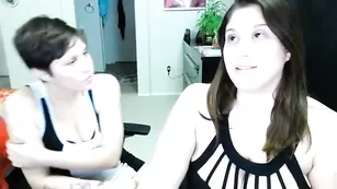 Изысканные лесби Angeldeluca шалят с самотыком