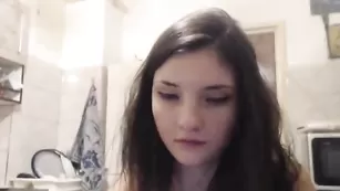 Сочная малышка Sweetcristine19 теребит свою попку