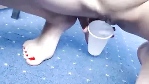 Озорная брюнетка Workingcpl демонстрирует бритые дырочки