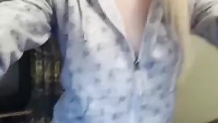 Страстная чертовка Anik201 шалит в бесплатном чате