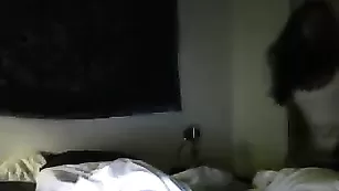 Телка с упругими титьками Missycat101 балуется с подругой