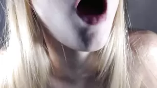 Чудная бикса Anik201 демонстрирует тело