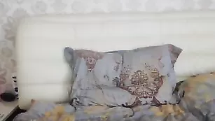Темноволосая барышня EVANITY обнажает шикарные формы