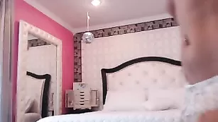 Жаркая курва RussianXXtasy обливается маслом