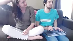 Ненасытная шлюшка Fionnaandjimmy шалит с парнем и вибратором