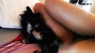 Шальная азиатка S_U_N_N_Y ласкает большие сисечки