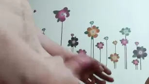 Шальная курва Sammynjeff отсасывает пенис