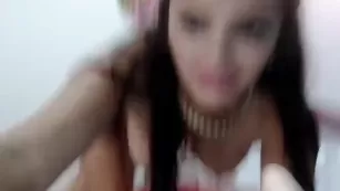 Восхитительная пассия Dafna трахает вагину резиновым хером