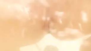 Шикарная блондинка Livegoddess мастурбирует пизденку