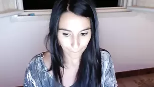 Строптивая Danikared жарко наяривает себя в очко