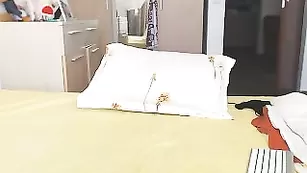 Черноволосая куколка AURA_HEHMSOTH ласкает бритую пизду