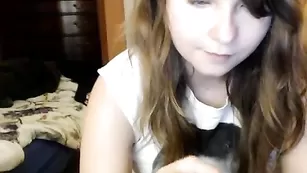 Восхитительная малая Nobodyeven показывает сисечки