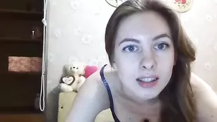 Красивая стерва Amberhotie18 развлекается в привате