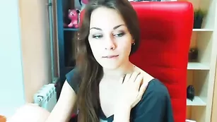 Восхитительная дама Niceolivia ласкает вагинальное отверстие