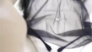 Девственница ypokucekca ублажает киску своими пальчиками