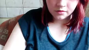 Активная шмара plaska_jak_deska вертит шальной жопой