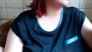 Активная шмара plaska_jak_deska вертит шальной жопой