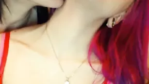 Милые лесби Amanda сексуально сосутся