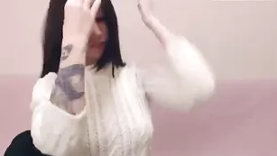 Красотка Ritabb разделась, чтобы показать свои татуировки