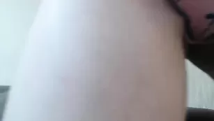 Красивая малышка Yourfantasy94 трахается с разными игрушками