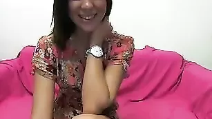 ECKADA активно играется с дружком