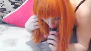 Рыжая путана SEXYMONIKA дрочит анал самотыком