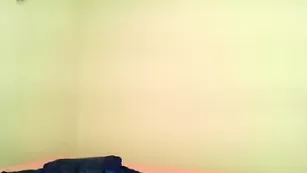 Юная няшка MandyDee демонстрирует прелестное тело