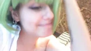 nyaan зеленоволосая нефорка елозит свою пиписечку