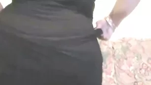 Толстушка Fat pigм исполняет стриптиз