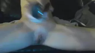 Активная детка Aussietreasure ебет себя подходящей вещью