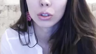 xAlissAx вертит чудесной попкой