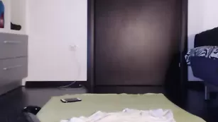 Wowxgirl в позе наездницы скачет на самотыке