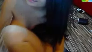 Обворожительная Ninja_Girl смачно мастурбирует пизду