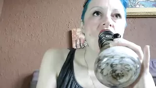 Шальная самка Miss_submisv занимается глубоким фистингом