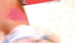 Великолепная путана naughtybabe раздрачивает анус