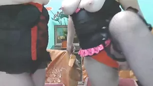 Лесбийские игры двух пишных толстушек lesbigirlsx